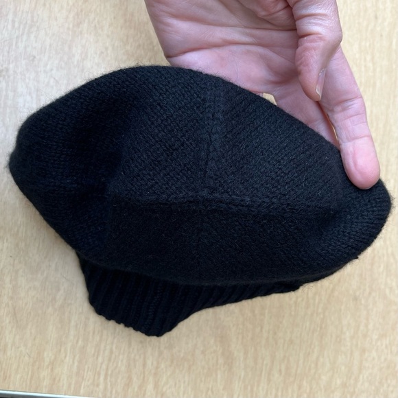Charter Club Wm’s 100% Cashmere Cuffed Black Knit Beanie Hat NWOT One Size - Picture 7 of 10